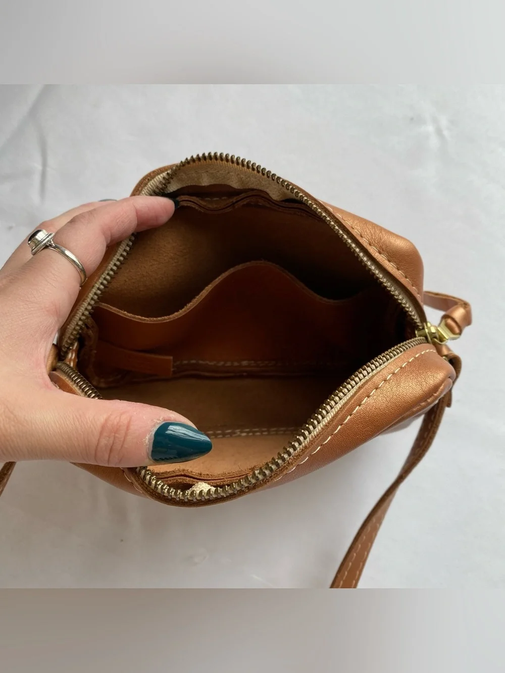 Portland Leather Goods Havana Small Leather Camera Crossbody Bag - Retired - Picture 12 of 16